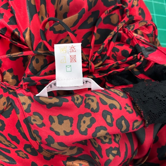 La Vie En Rose Red & Black Satin Leopard Slip Dress Nightgown Lace Detail - Picture 8 of 11